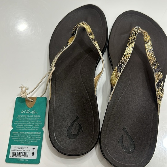 NWT Olukai Ho’Opio Sandals in Tan Snakeskin sz 9 Item# 7N - Picture 4 of 5
